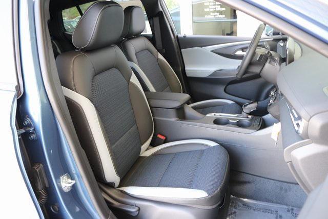 new 2025 Buick Envista car, priced at $26,685