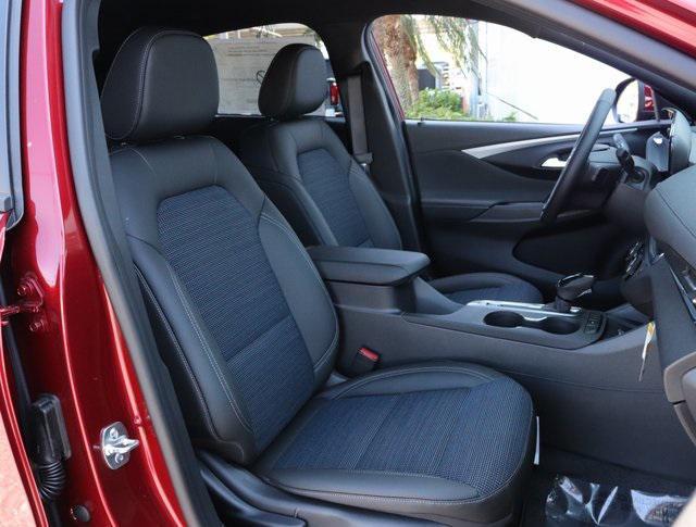 new 2025 Buick Envista car, priced at $27,775