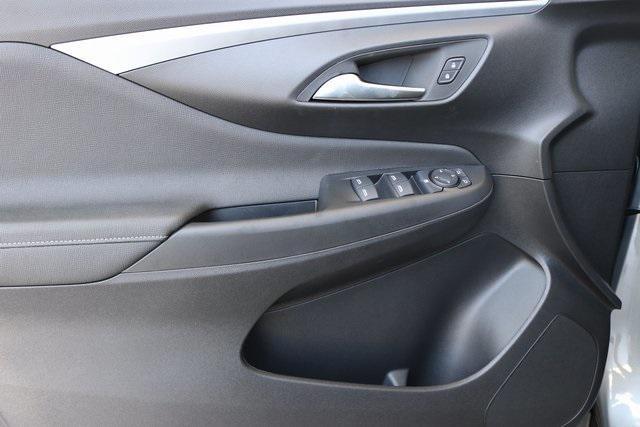 new 2025 Buick Envista car, priced at $27,280