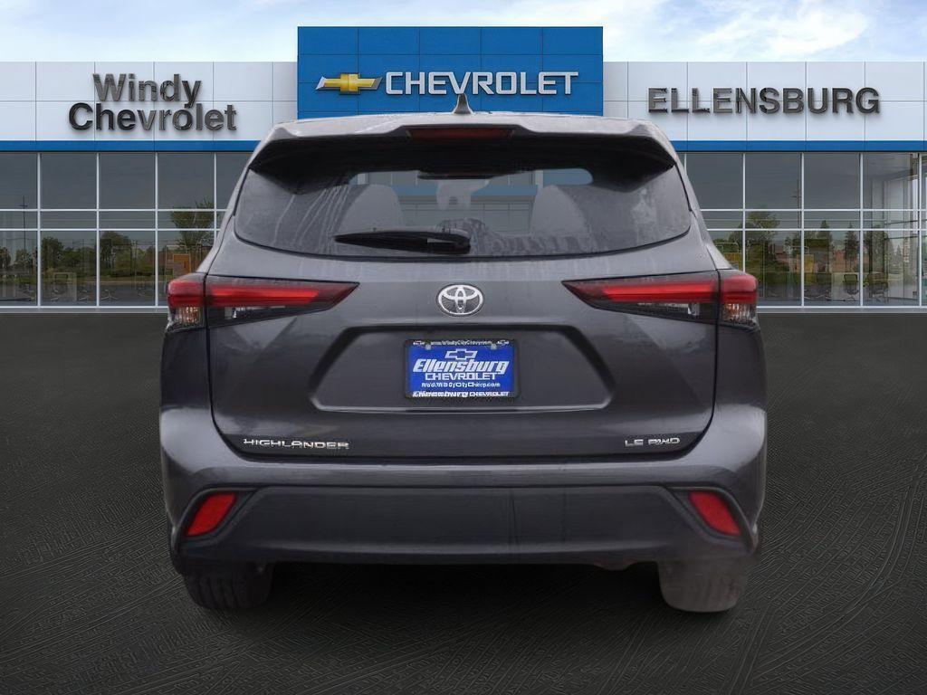 used 2024 Toyota Highlander car, priced at $37,999