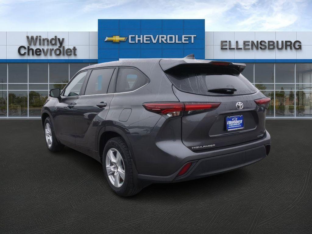 used 2024 Toyota Highlander car, priced at $37,999