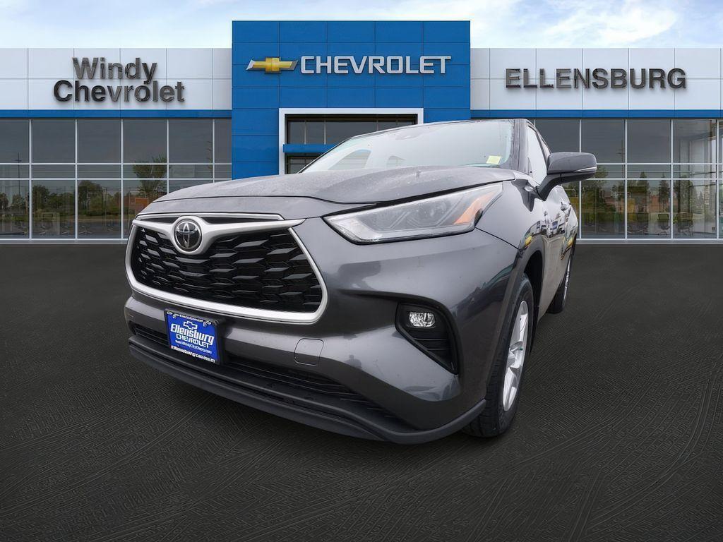 used 2024 Toyota Highlander car, priced at $37,999