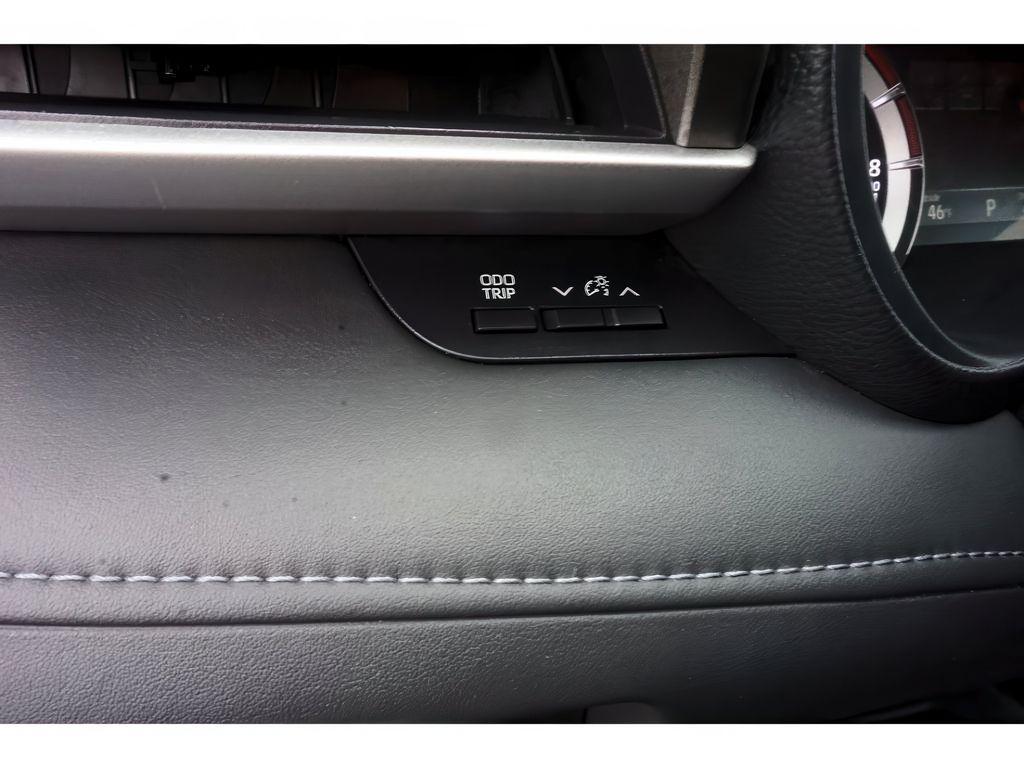 used 2024 Toyota Highlander car, priced at $37,999