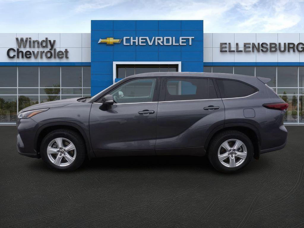 used 2024 Toyota Highlander car, priced at $37,999