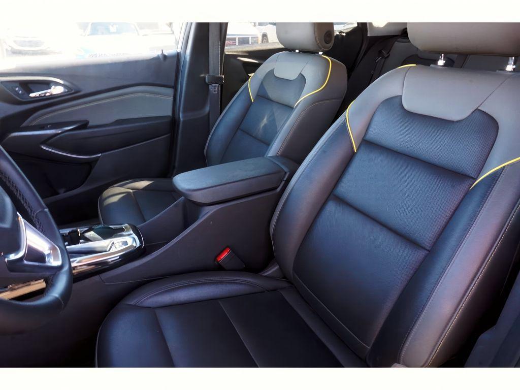 used 2025 Chevrolet Trax car, priced at $24,899