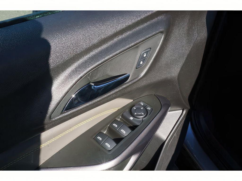 used 2025 Chevrolet Trax car, priced at $24,899