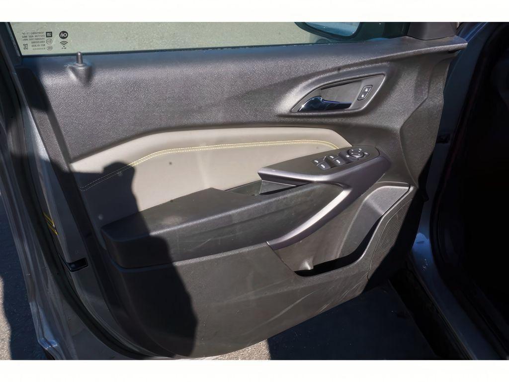 used 2025 Chevrolet Trax car, priced at $24,899