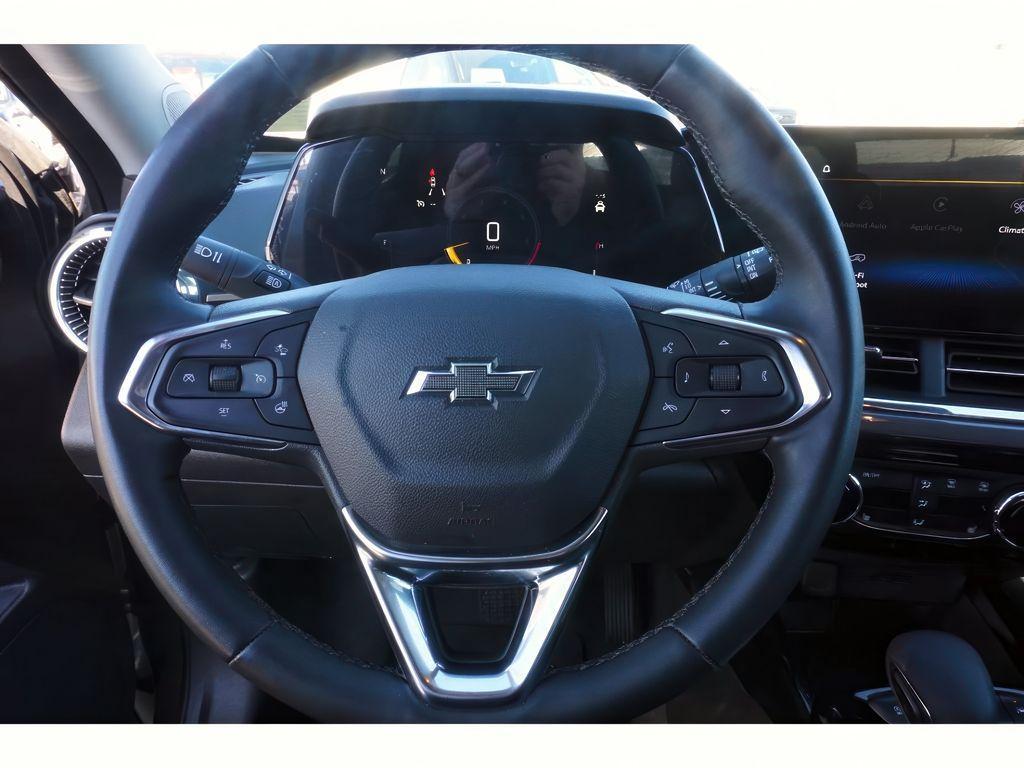 used 2025 Chevrolet Trax car, priced at $24,899