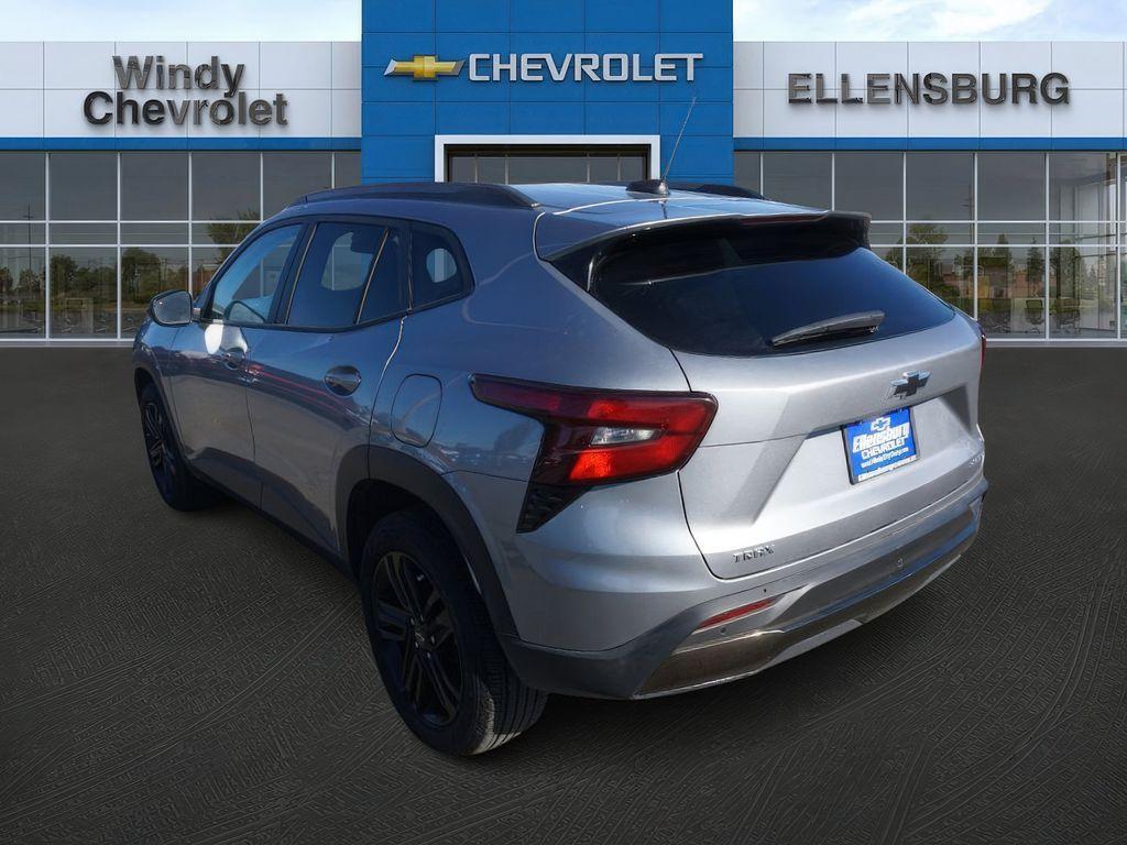 used 2025 Chevrolet Trax car, priced at $24,899