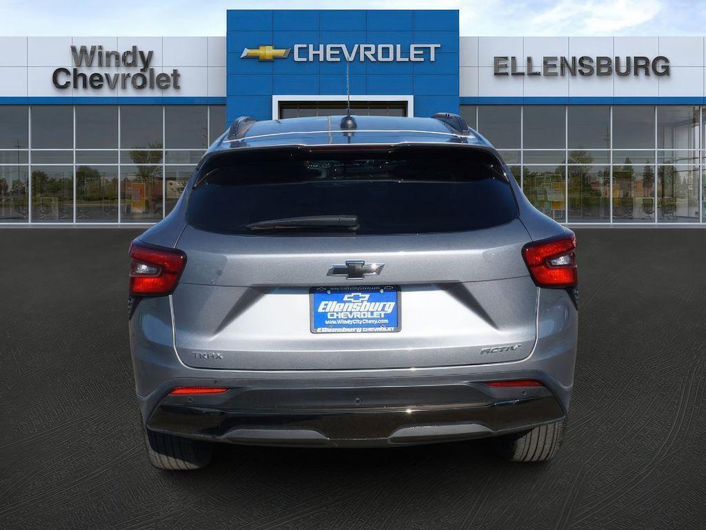 used 2025 Chevrolet Trax car, priced at $24,899