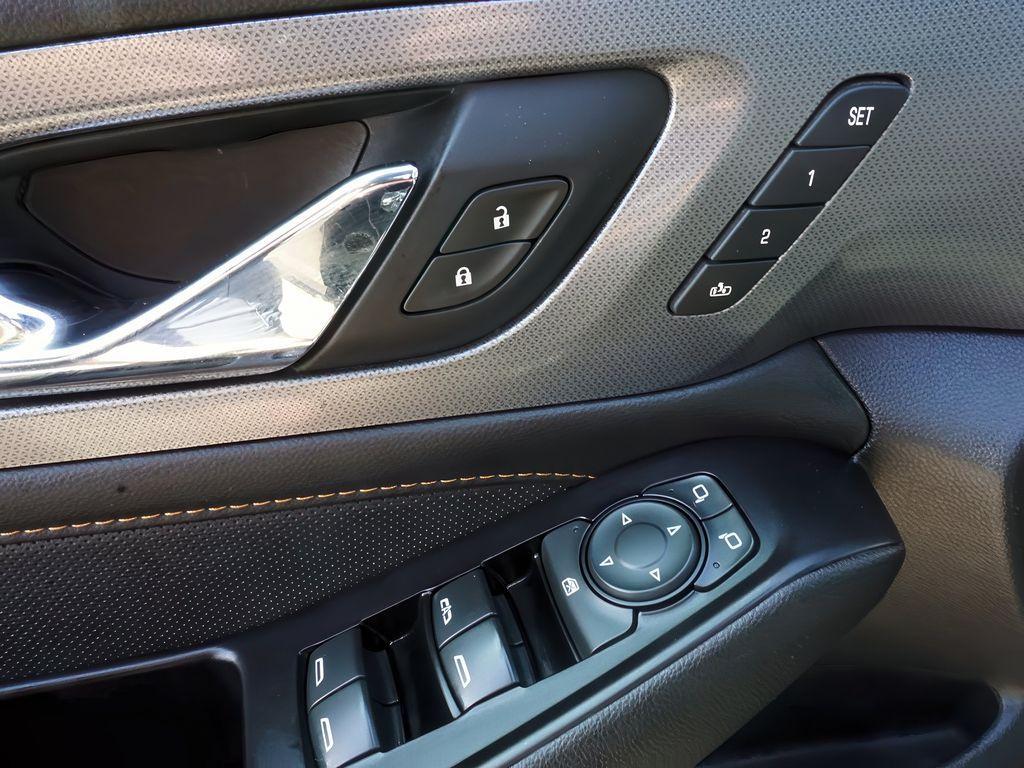used 2019 Chevrolet Traverse car, priced at $26,379