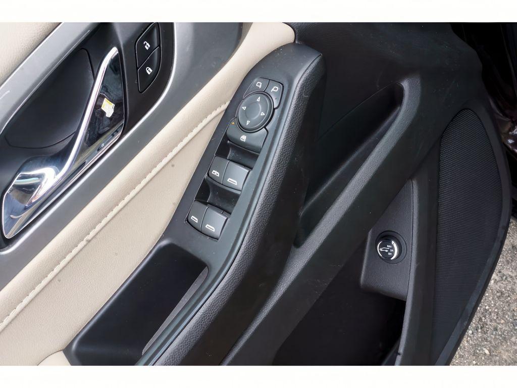 used 2022 Chevrolet Traverse car, priced at $27,299