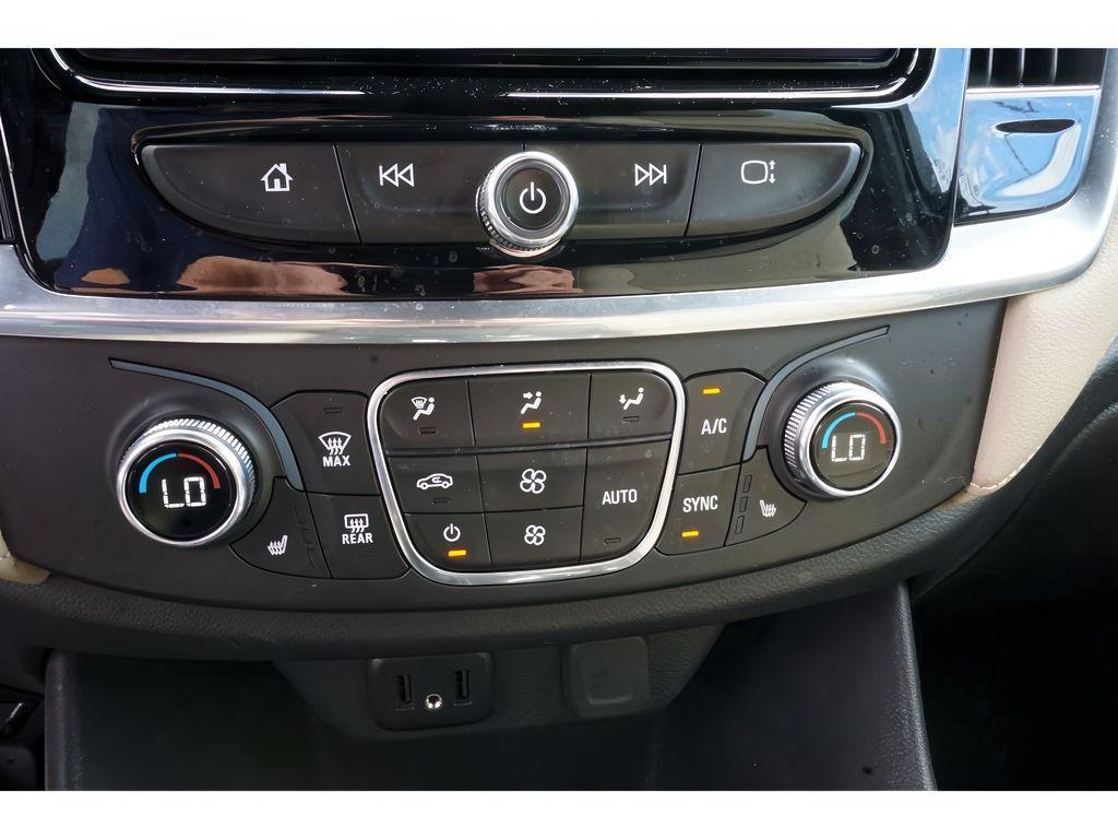 used 2022 Chevrolet Traverse car, priced at $27,299