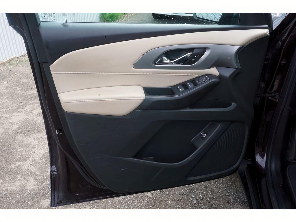 used 2022 Chevrolet Traverse car, priced at $27,299