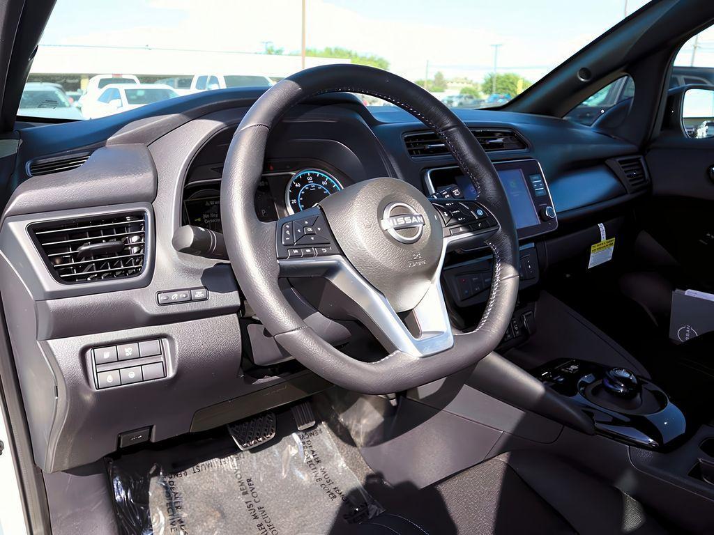 used 2025 Nissan Leaf car, priced at $25,999