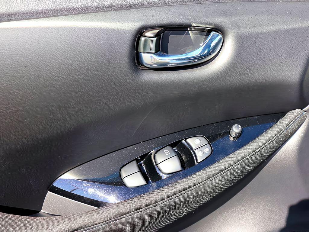 used 2025 Nissan Leaf car, priced at $25,999