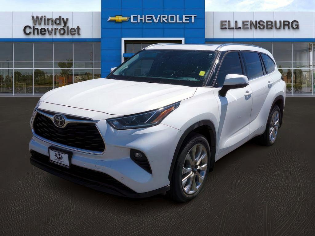 used 2022 Toyota Highlander car, priced at $34,798