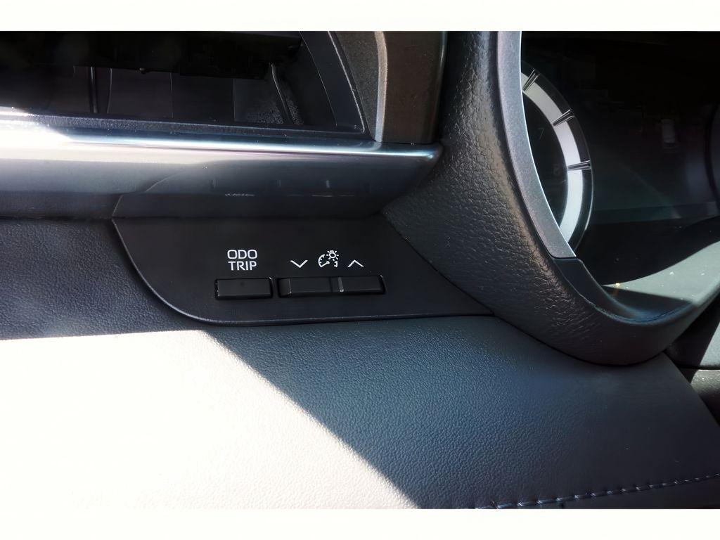 used 2022 Toyota Highlander car, priced at $34,798