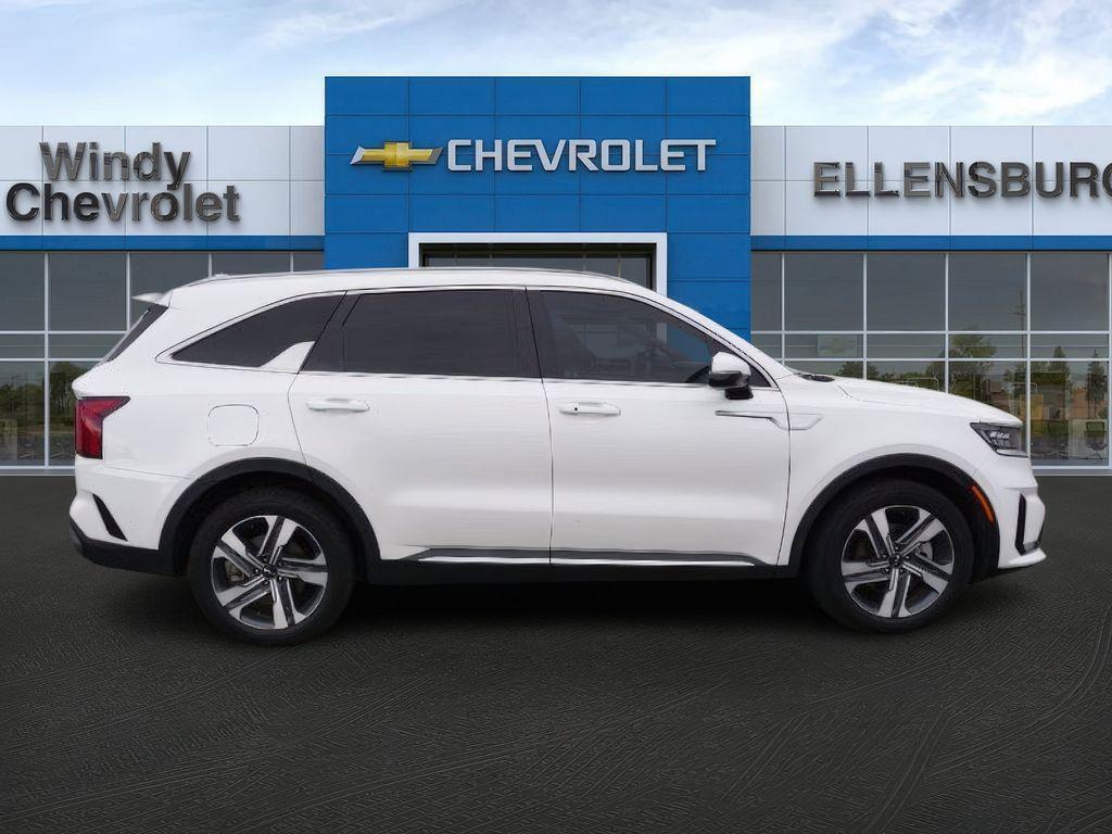 used 2022 Kia Sorento Plug-In Hybrid car, priced at $15,999
