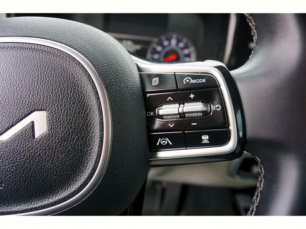 used 2022 Kia Sorento Plug-In Hybrid car, priced at $15,999