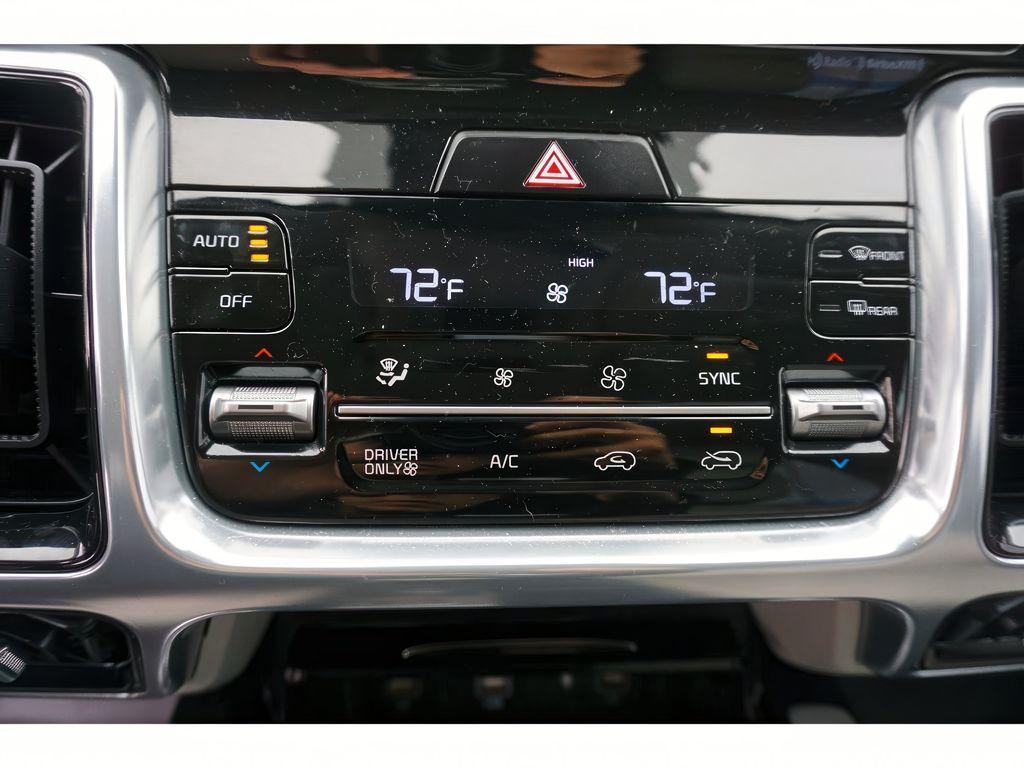 used 2022 Kia Sorento Plug-In Hybrid car, priced at $15,999