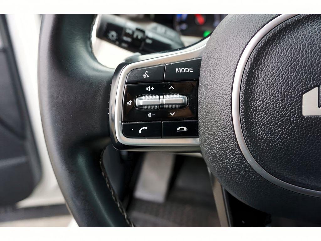 used 2022 Kia Sorento Plug-In Hybrid car, priced at $15,999