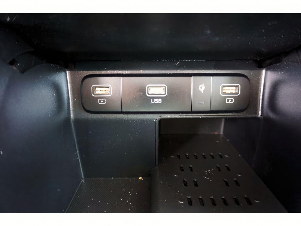 used 2022 Kia Sorento Plug-In Hybrid car, priced at $15,999