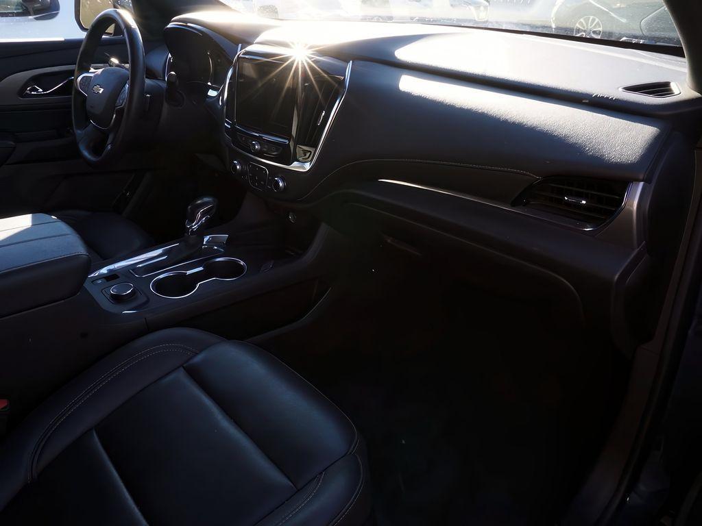 used 2022 Chevrolet Traverse car, priced at $28,599