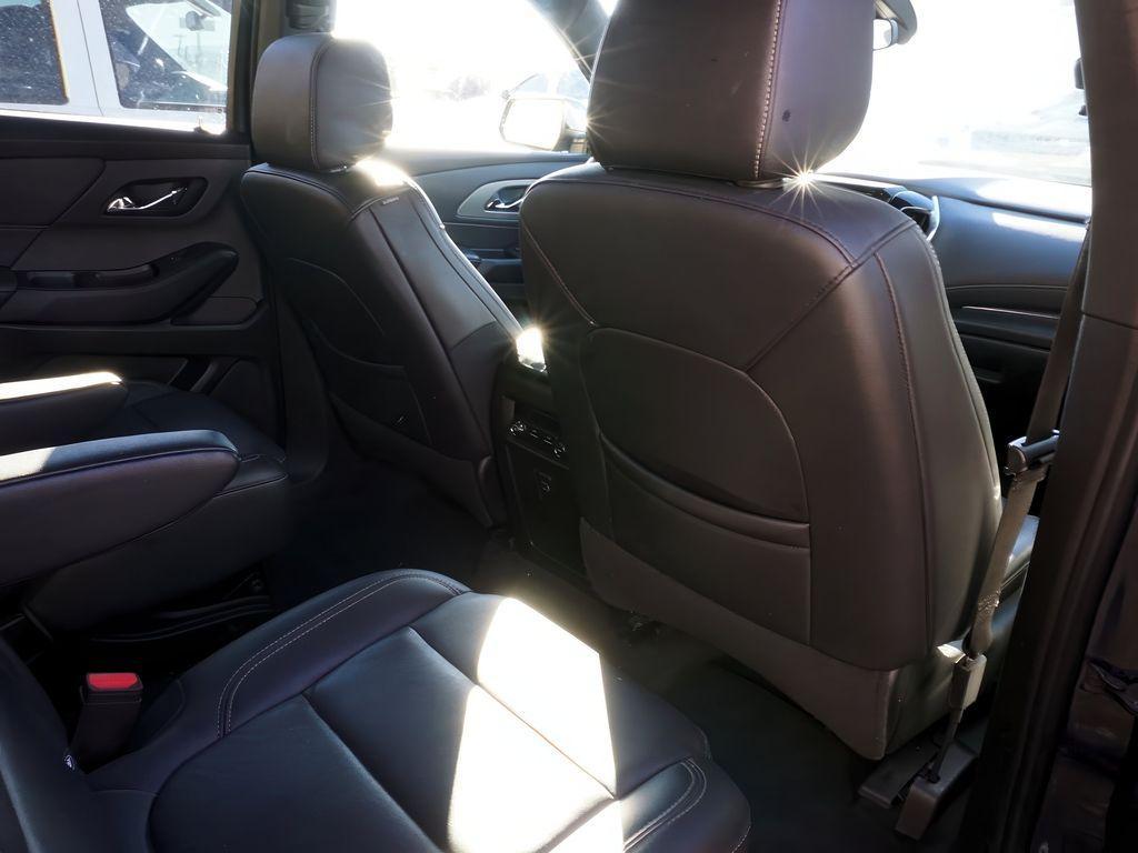 used 2022 Chevrolet Traverse car, priced at $28,599