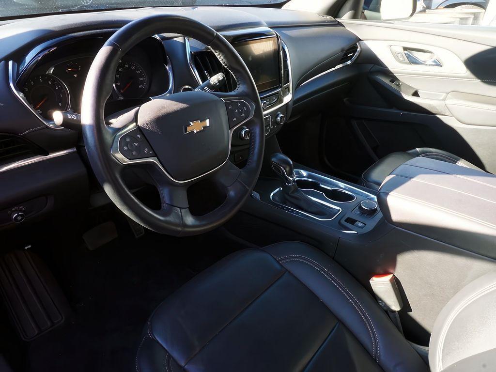 used 2022 Chevrolet Traverse car, priced at $28,599