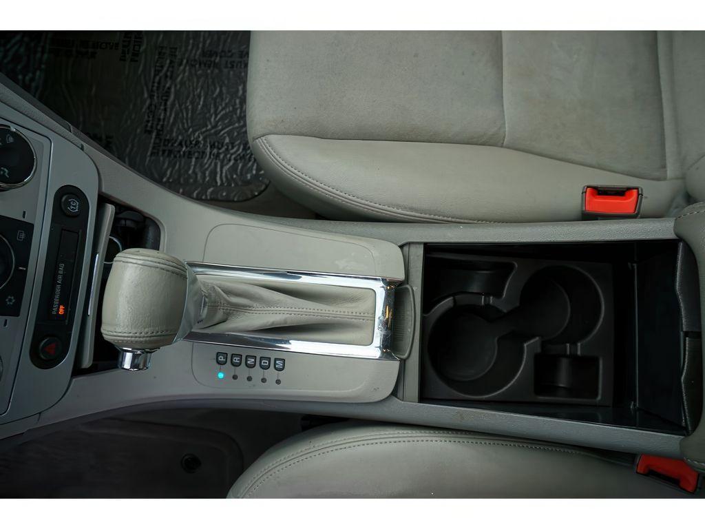 used 2010 Chevrolet Malibu car, priced at $9,999