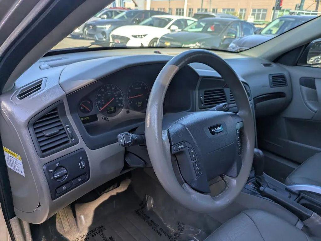 used 2001 Volvo V70 car, priced at $6,990