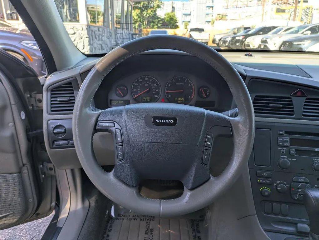 used 2001 Volvo V70 car, priced at $6,990