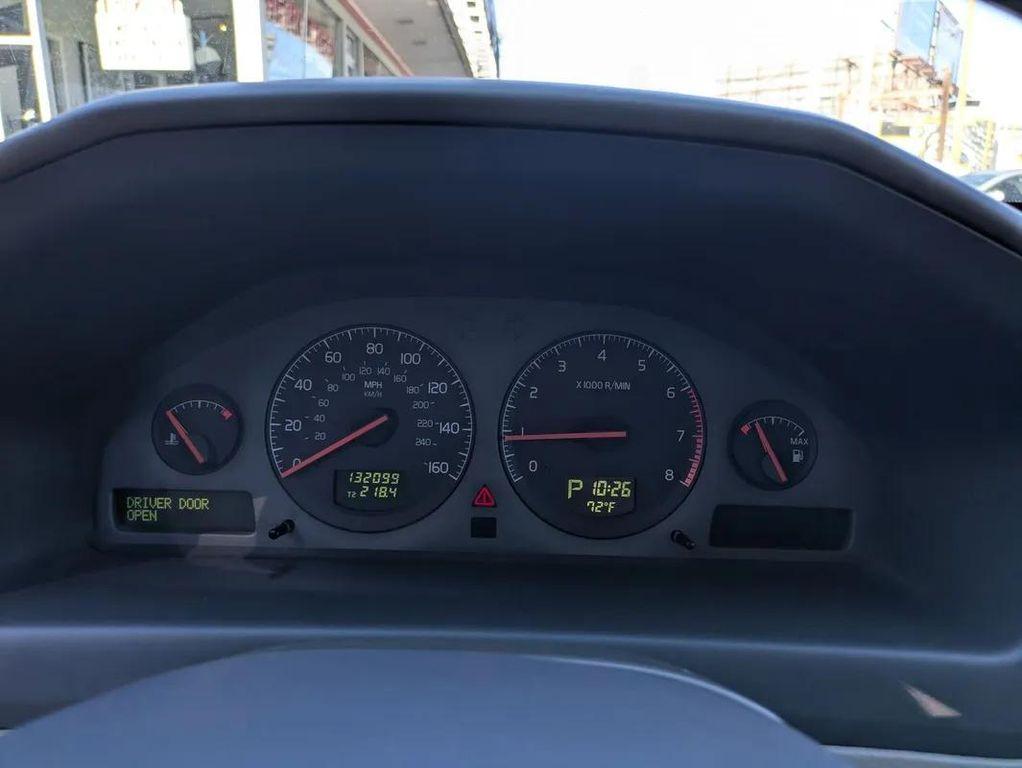 used 2001 Volvo V70 car, priced at $6,990