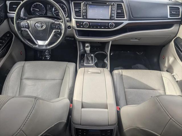 used 2014 Toyota Highlander car, priced at $16,990