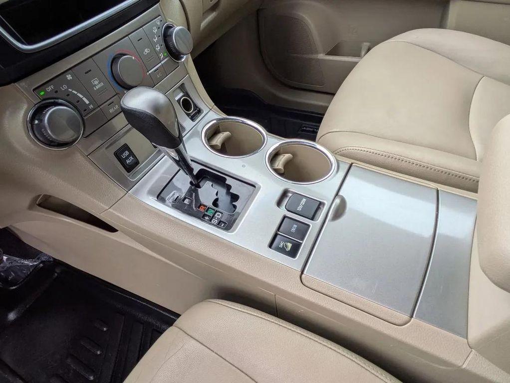 used 2013 Toyota Highlander car, priced at $13,790