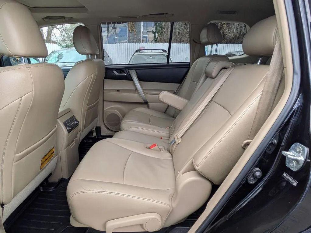 used 2013 Toyota Highlander car, priced at $13,790