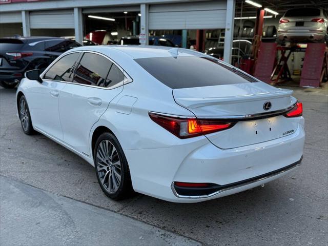 used 2019 Lexus ES 300h car, priced at $23,995