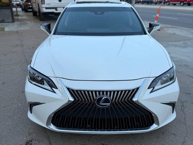 used 2019 Lexus ES 300h car, priced at $23,995