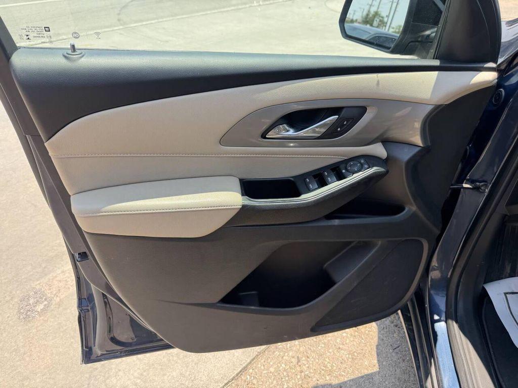 used 2023 Chevrolet Traverse car, priced at $19,995