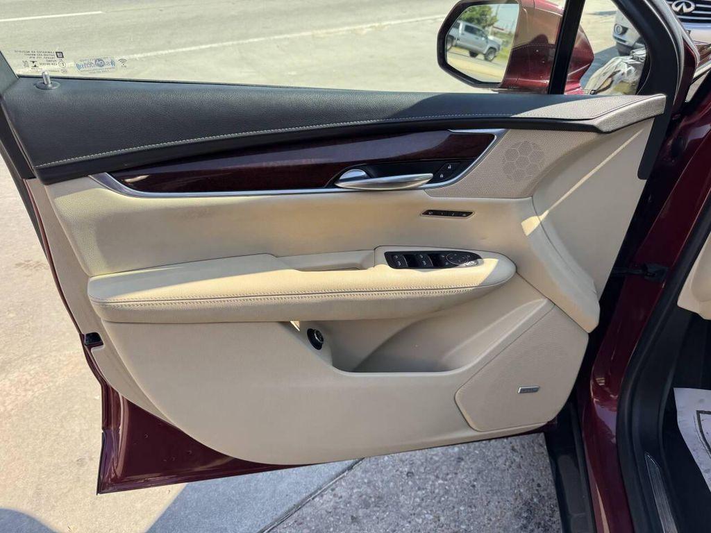 used 2018 Cadillac XT5 car, priced at $14,995