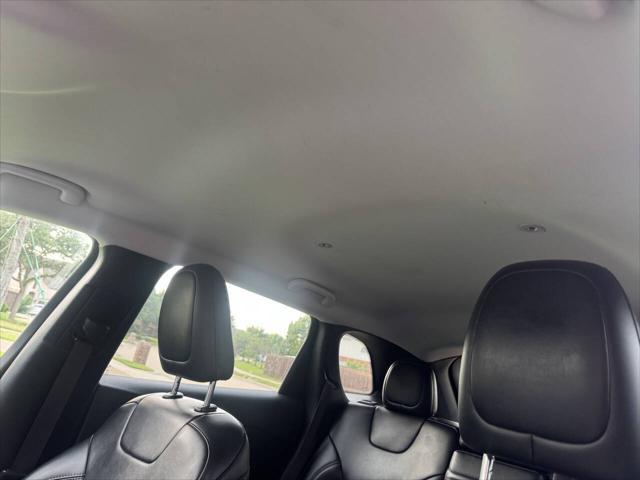 used 2019 Jeep Cherokee car, priced at $11,495
