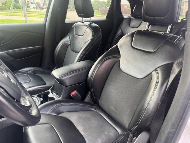 used 2019 Jeep Cherokee car, priced at $11,495