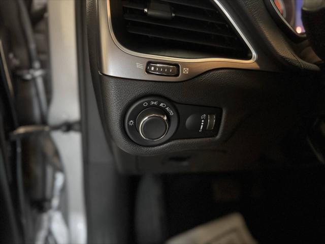 used 2021 Jeep Cherokee car, priced at $16,495