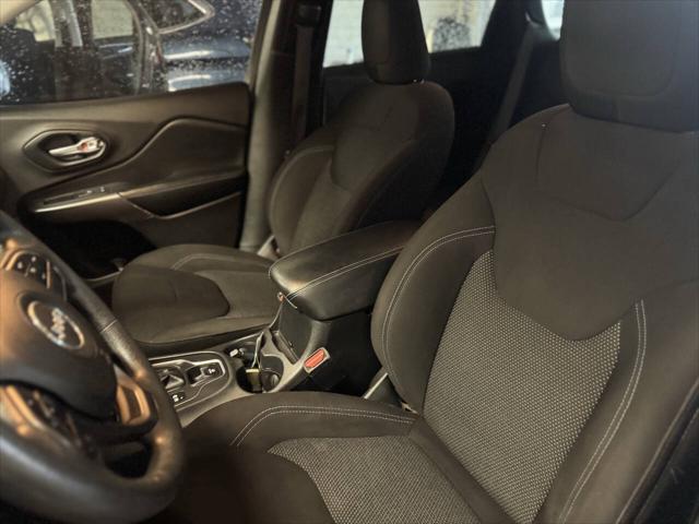 used 2021 Jeep Cherokee car, priced at $16,495