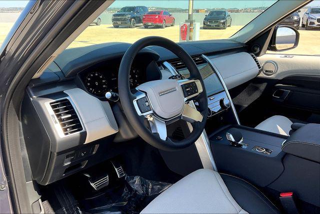 new 2025 Land Rover Discovery car, priced at $85,168