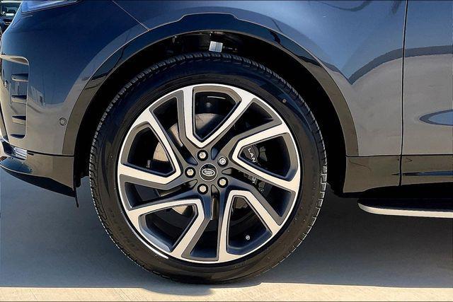 new 2025 Land Rover Discovery car, priced at $85,168