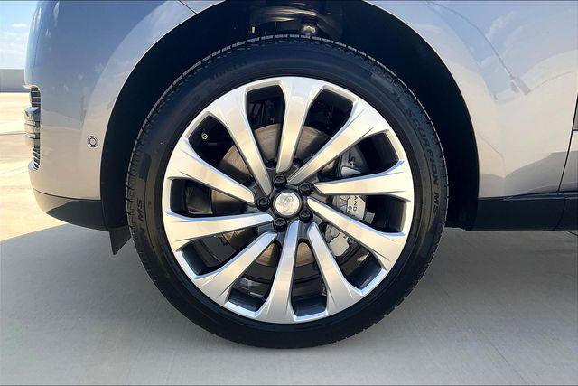 new 2025 Land Rover Range Rover car, priced at $151,535