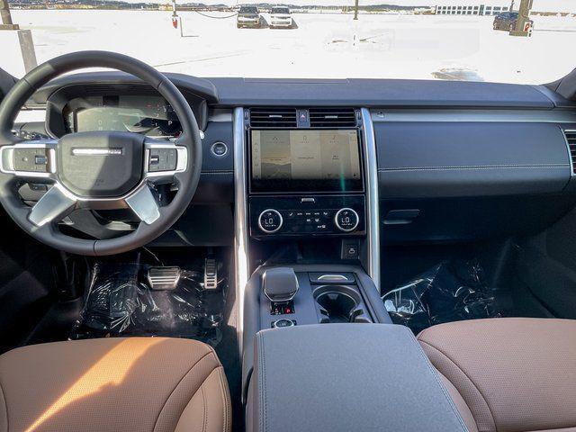 new 2025 Land Rover Discovery car, priced at $80,525