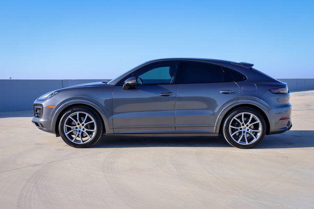 used 2022 Porsche Cayenne E-Hybrid car, priced at $78,900